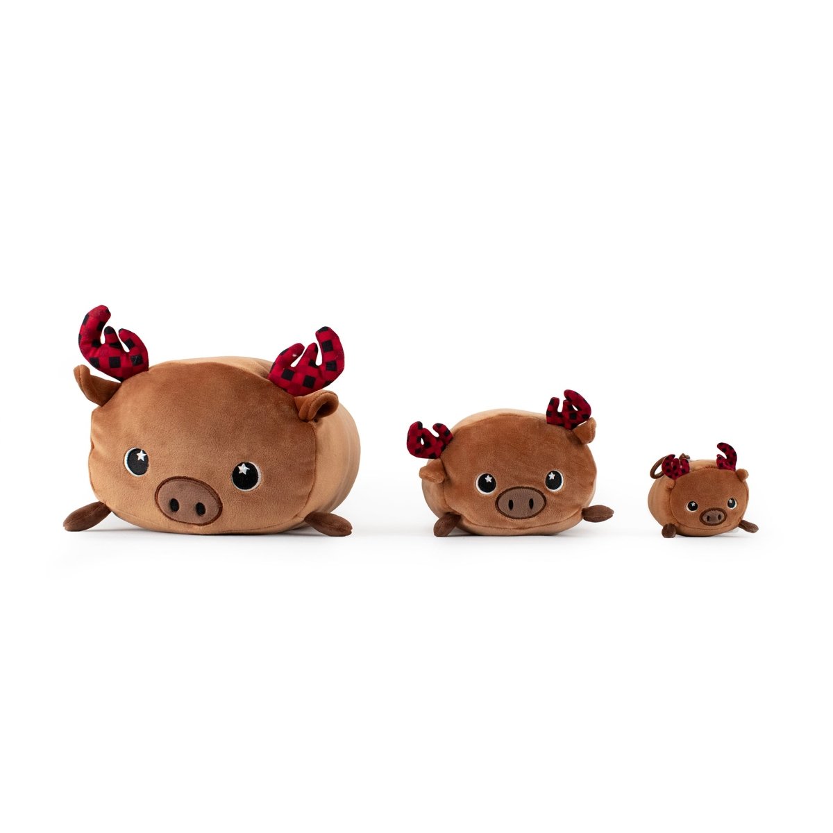 Three adorable Eduard the Moose plushies, featuring brown fur, round eyes, and red antlers, are lined up in ascending size against a plain white background.